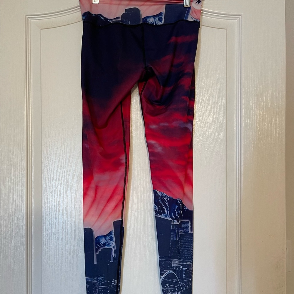 Colorado Threads Womens Yoga Pants Size Small Great Condition
